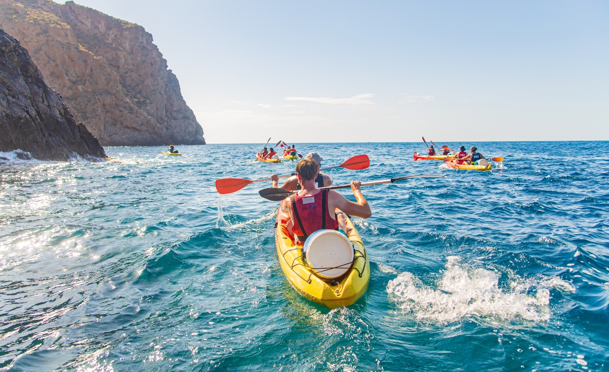 Excursión guiada en kayak con snorkel por la Reserva Marina de Cabo Tiñoso (Cala Cerrada)